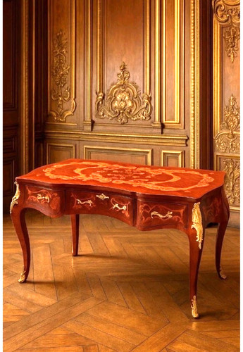 Beau grand bureau avec plateau