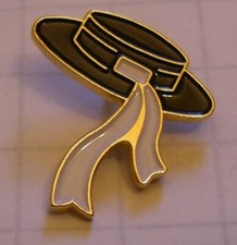 pin's CHAPEAU TRADITIONNEL