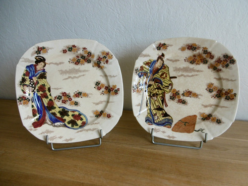 Deux assiettes plates - deux,