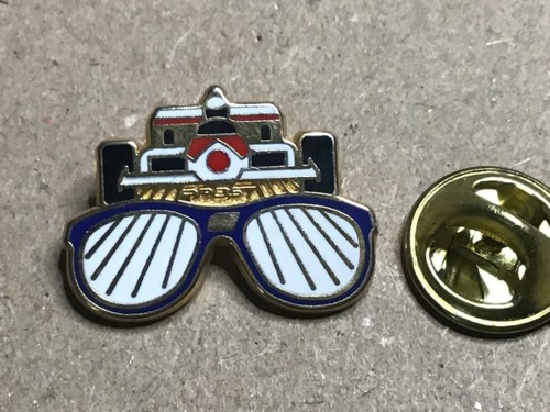 Pins alain prost signé - pins,