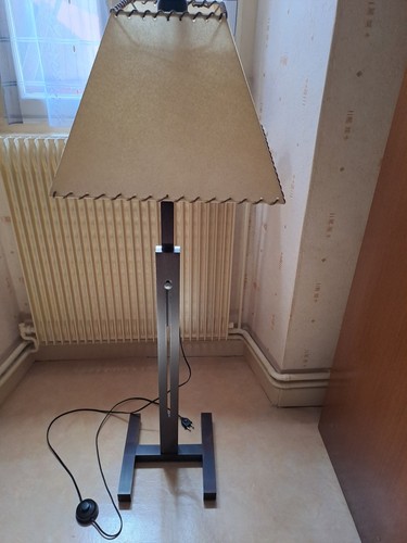 Petit lampadaire marque le - petit, de
