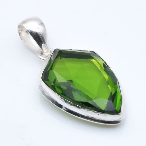 Pendentif bijou fait main - , en