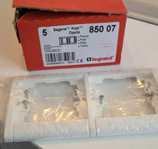 85007 LEGRAND SAGANE Plaque