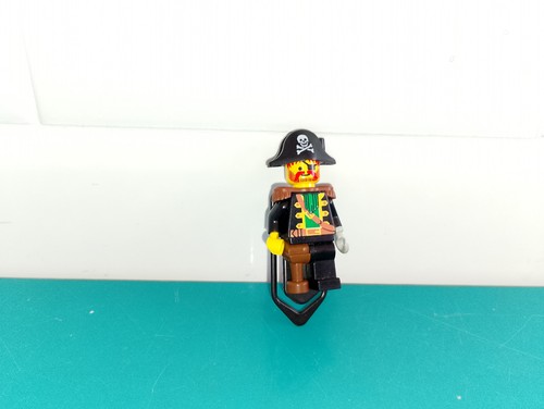 Lego minifig figurine capitain