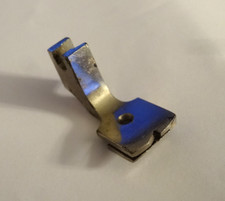 Pied fronceur avec encoche Machines à coudre Singer ancienne 12K, 27K, 28K ...