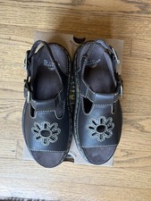 Dr. Martens AirWair Brown