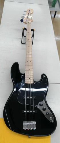 Guitare basse électrique