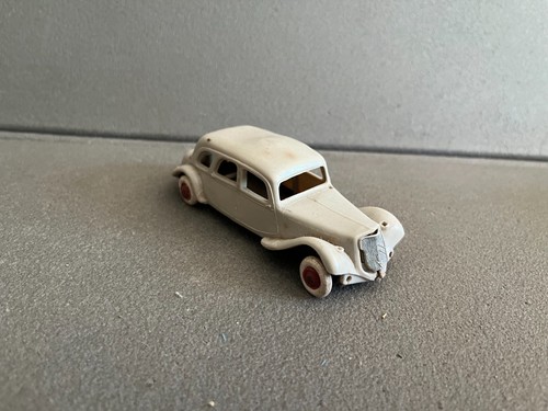 Ancienne voiture miniature - ancienne,