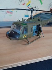 Hélicoptère Bell UH-1 US Army Division Cavalerie Vietnam 