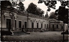 CPA POUGUES-les-EAUX - Le Casino - La Boule (457290)