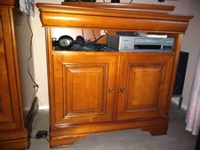 Meuble tv en merisier avec plateau tournant