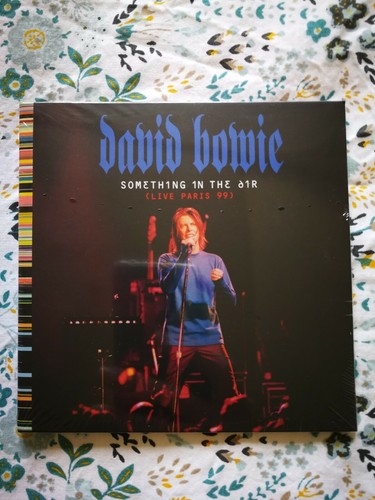 David bowie someting in the - someting,