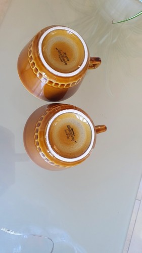 Anciennes tasses à - anciennes,