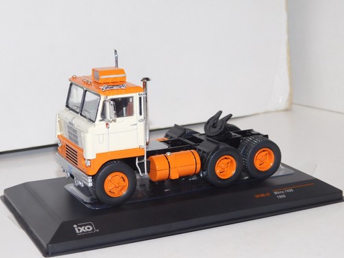 White 7400 tracteur truck - white,