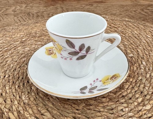 Tasse porcelaine délicate - en,