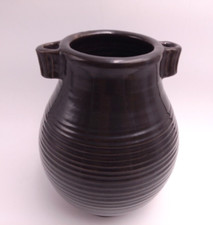  VASE EN CERAMIQUE signé