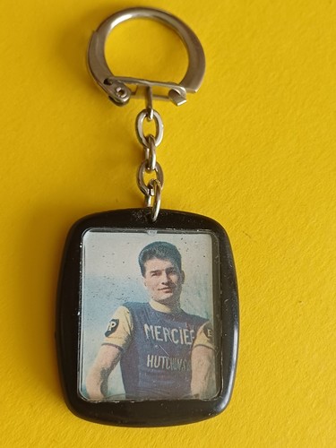 Porte clé vintage raymond - porte,