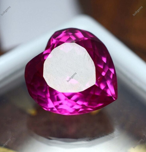 Superbe pierre précieuse