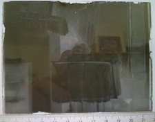EE143 Plaque verre négatif 1930 TBE 12x9 cm intérieur bébé dans son berceau