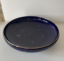 PLAT COUPE SUR PIED EN PORCELAINE DE SEVRES BLEU DORE MANUFACTURE SEVRES