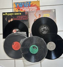 Lot de 33 tours vinyle disques et pochettes dépareillés variété Johnny