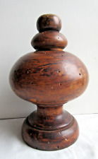 boule d'escalier forme balustre, bois tourné, teinté marron