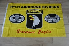 143 DRAPEAU AIRBORNE JAUNE101 EME   ARME  90X150  AVEC OEILLET DE FIXATION 