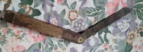 Ancienne equerre bois - ancienne,
