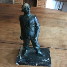 sculpture ancienne N93 sapeur pompier en régule 