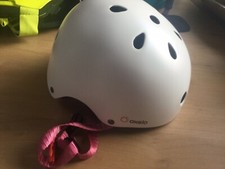 casque blanc/rose skate, velo, rollers taille 54/58 cm