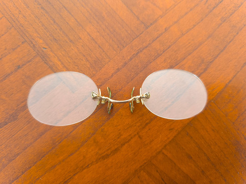 Ancienne paire lunettes - paire,