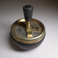 Cendrier table poussoir métal