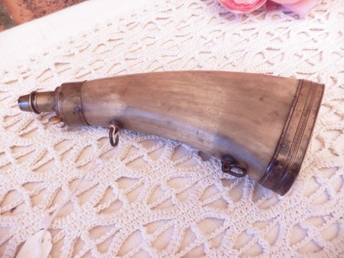 Ancienne poire poudre - a,