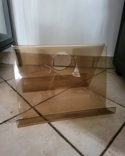 Porte revue en plexiglas fumé
