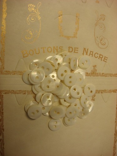 Lot petits boutons - petits,