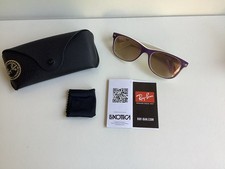 Ray-Ban New-Wayfarer RB2132 modèle 790/70 Médium 