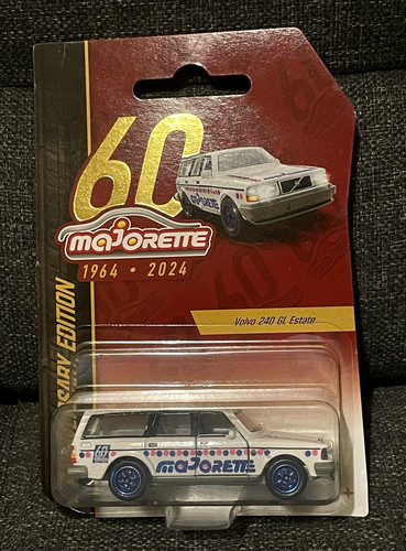 Miniature majorette volvo 240 - miniature,
