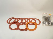 LOT DE 10 JOINTS POUR BOCAUX ET CONSERVE ET 6 ATTACHES