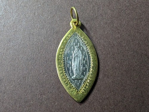 Médaille religieuse ancienne