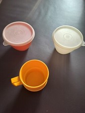TUPPERWARE LOT DE 2  BOLS  + 1 TASSE COLLECTOR