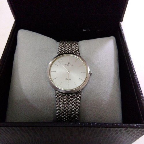 Waltham quartz wristwatch - waltham,