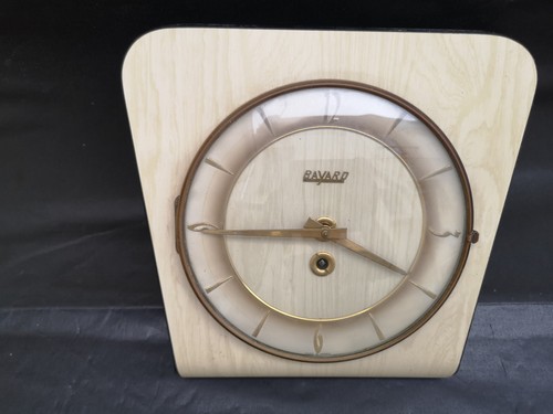 Jolie pendule mécanique