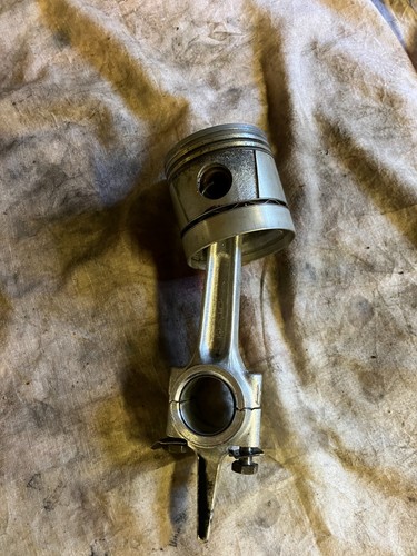 Piston bielle moteur - piston,