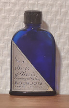 Extrait de Parfum Soir de Paris de Bourjois 5 ml. Étiquette. Bouchon Bakélite