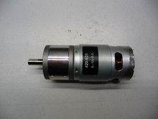 Motoréducteur CC, 12 V, 41.3 W, 1 425 tr/mn, diamètre de l'arbre 8mm