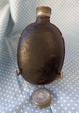 Ancienne GOURDE couvert en cuir  militaire ?