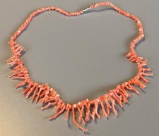 Collier En Perles et Branches