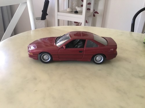 Voiture miniature maisto 18 - miniature, 1/18