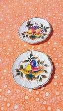 Assiettes bord contourné - à,
