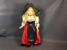 Ancienne poupée en plastique